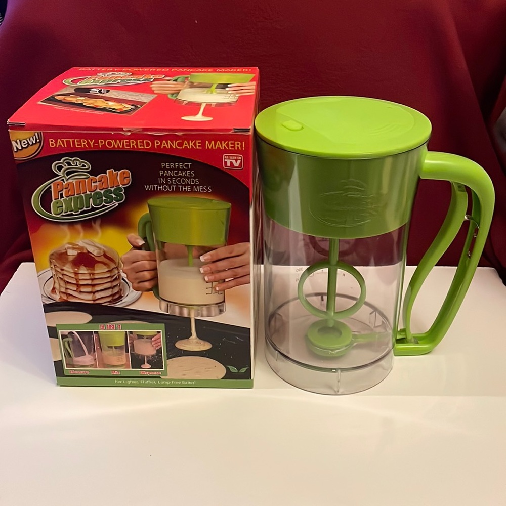 PANCAKE EXPRESS, BATTERY OPERATED NIB pancake maker. Measure, mix, dispense😋